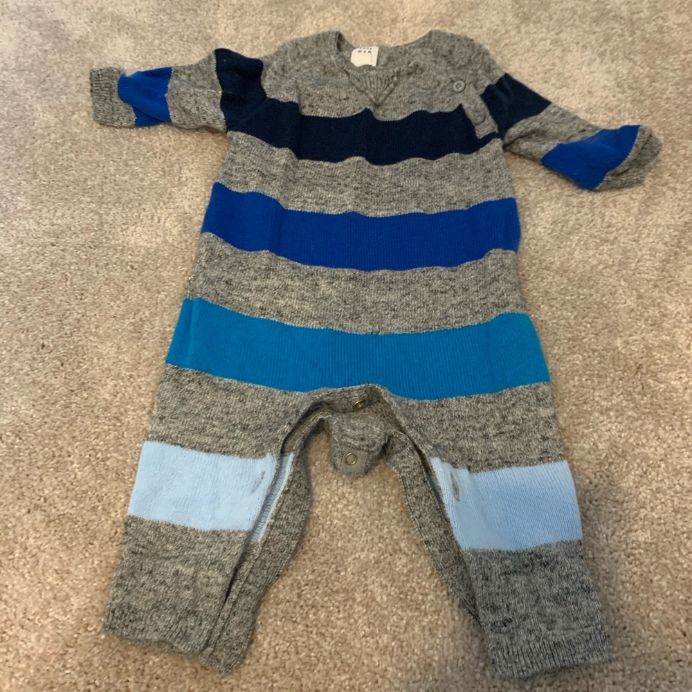 GAP Sweater Outfit